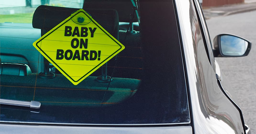 Le panneau "Baby on board" qui se décline aussi en autocollant