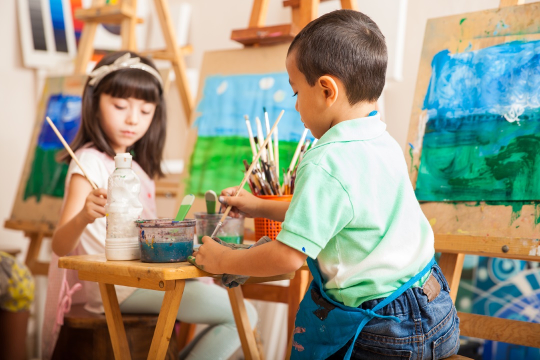 faire découvrir art aux enfantsa