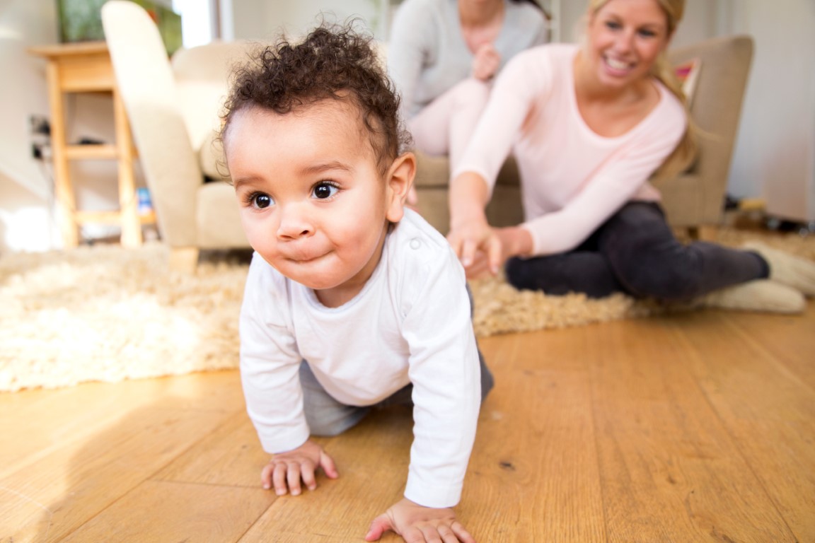 Les étapes clés du développement de la motricité du bébé