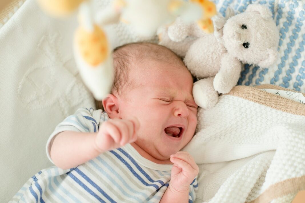 Reconnaître la nature des pleurs de bébé par le son