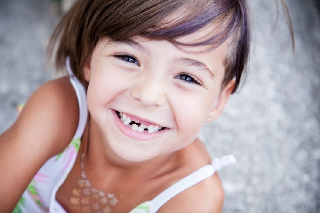 Petite fille portant le prénom Izïa
