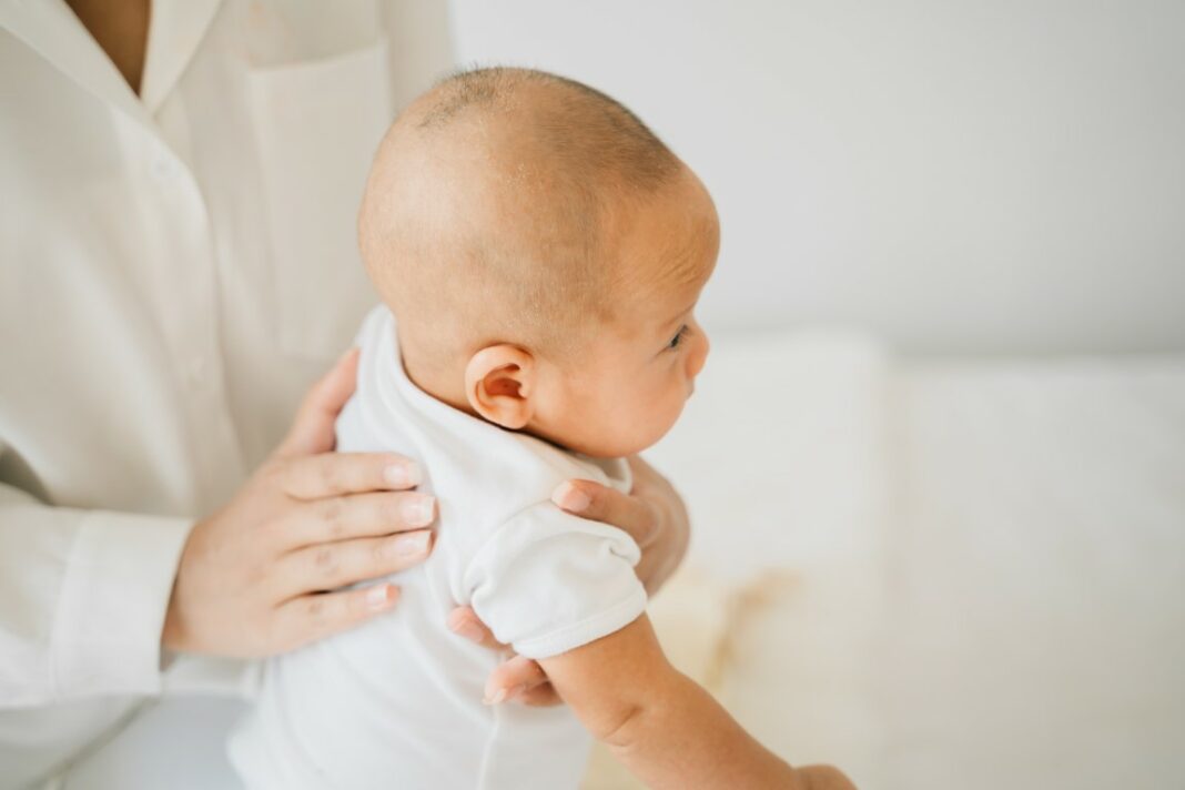 Calmer le hoquet de bébé