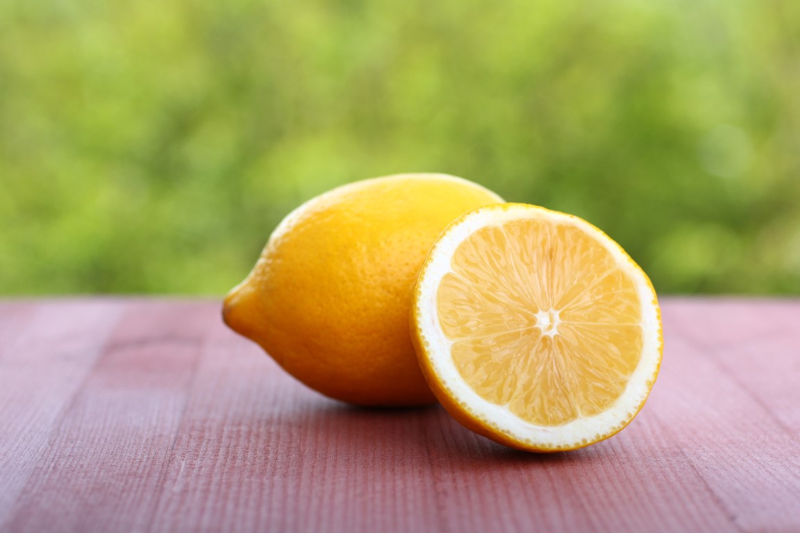 Utiliser du citron pour calmer le hoquet de bébé