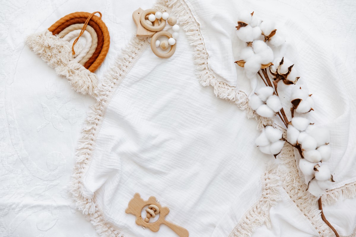 Comment célébrer l’arrivée d’une petite fille : idées cadeaux et attentions touchantes